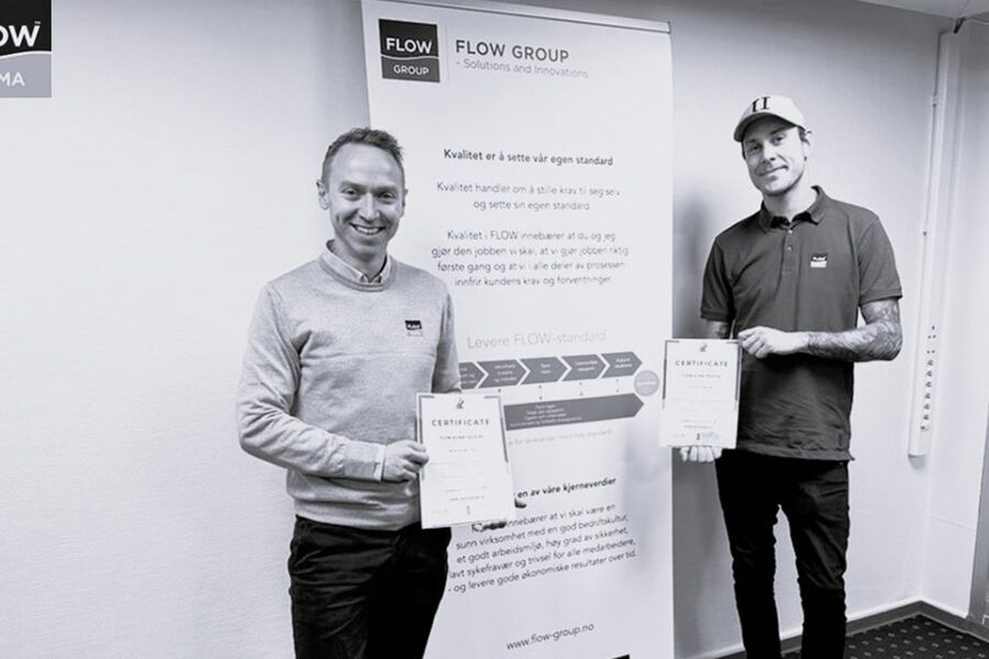 Fra venstre: Daglig leder i FLOW Klima Oslo Mathias Spolén Erstad og Patrik Pantazar med rykende ferske ISO 9001 og 14001 sertifikat.