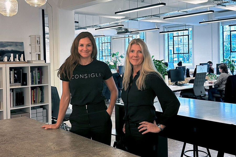 Ingebjørg Foss Daae, COO og Janne Aas-Jakobsen, CEO i CONSIGLI på kontoret i London.