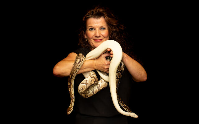 bilde av Anja Meinike Dørre  og to slanger