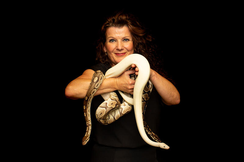 bilde av Anja Meinike Dørre  og to slanger
