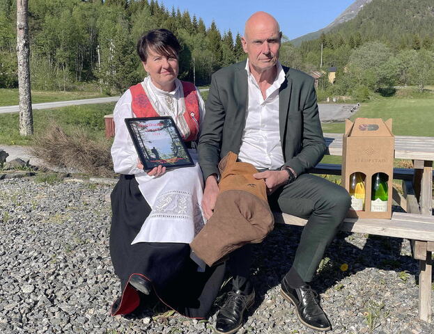 Fekk populær B May Iren og Geir