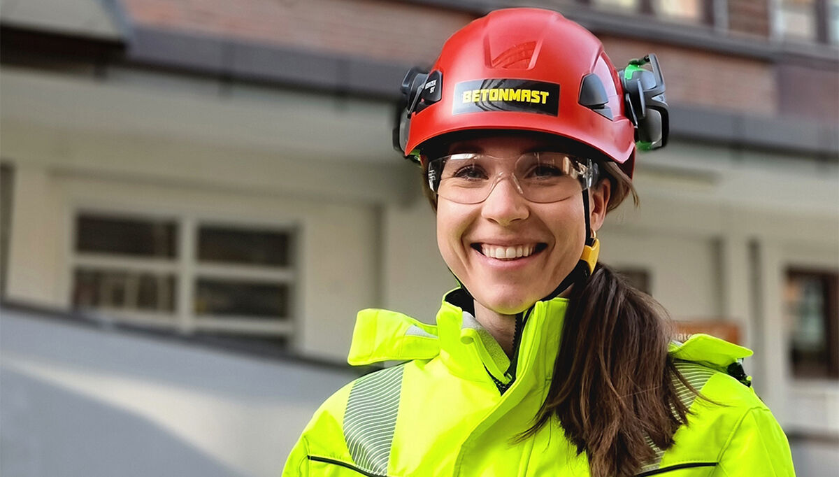 Siv Tallang-Vold, miljøsjef i Betonmast, beskriver forenklingen av arbeidet med å deklarere byggevarer, som en nøtt som alt burde vært knekt. AI skal nå fikse saken. Foto: Betonmast.