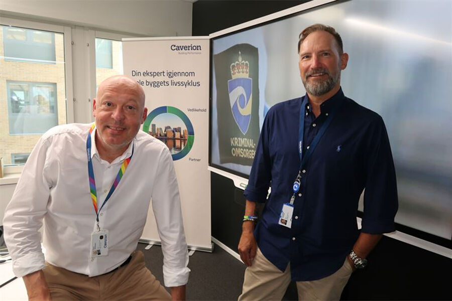 Caverion ved leder for forretningsutvikling og salg Roar Andersen og key account manager Knut S. Johansen gleder seg over ny kontrakt med Kriminalomsorgsdirektoratet til en verdi på inntil 200 millioner. Foto: Even Rise/Aktuell Sikkerhet