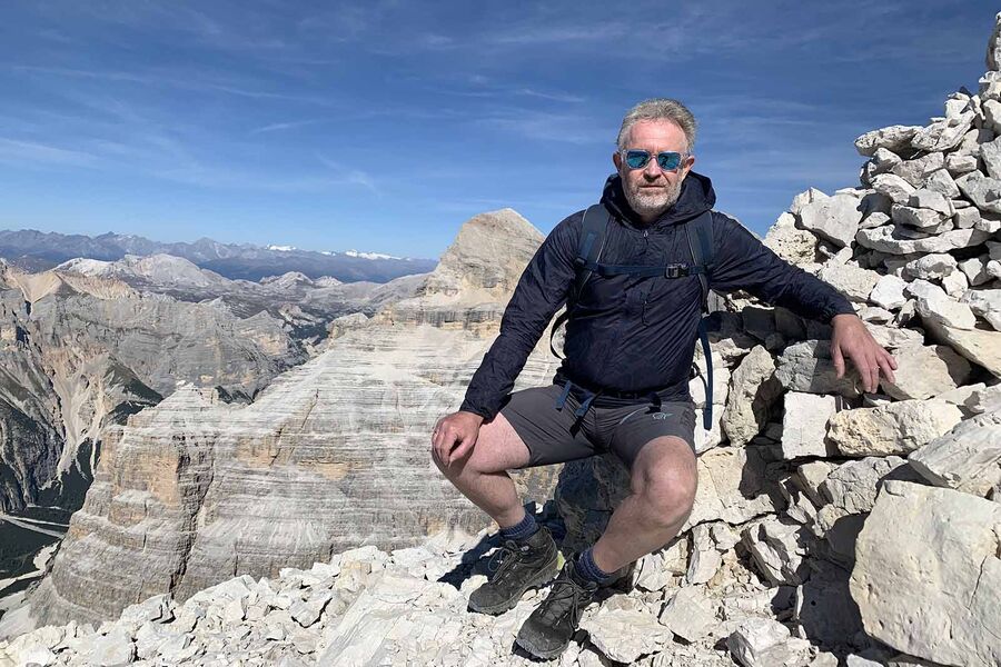 Rune Augenstein på plass høyt oppe Dolomittene i Italia. Foto: Privat