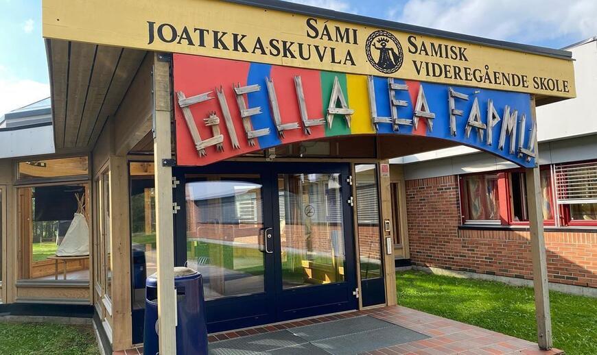 Sámi joatkkaskuvla Kárášjogas Samisk videregående skole i Karasjok