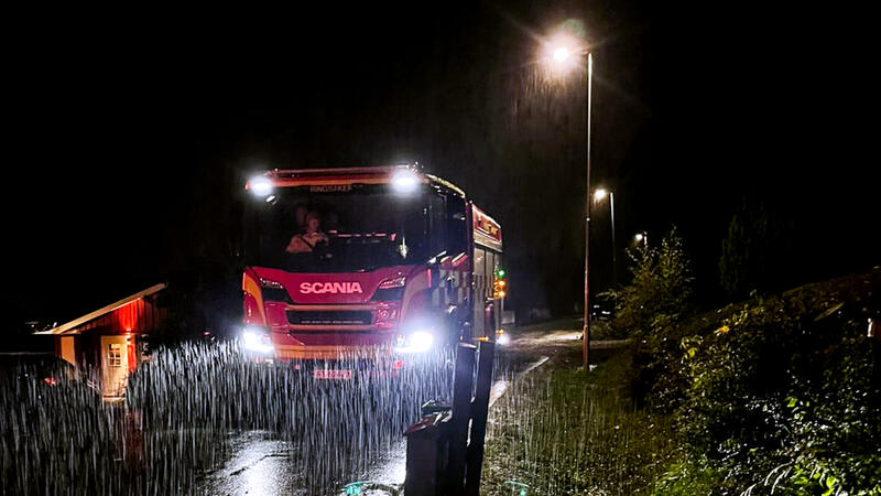 Foto av brannbil under regnhendelsen i september