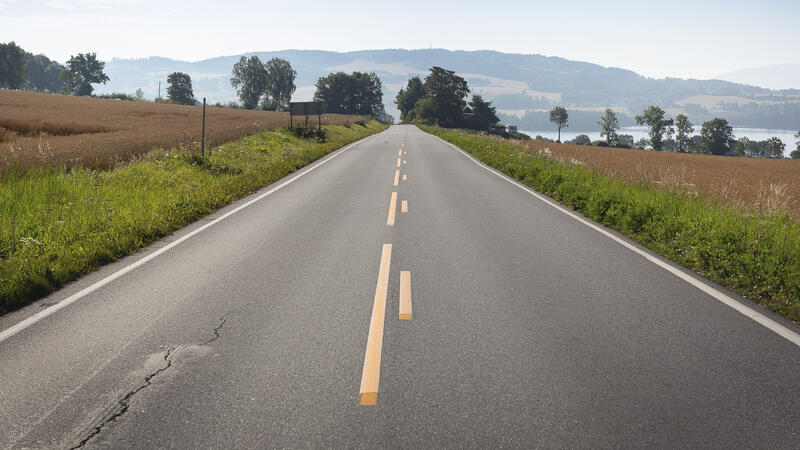 Foto av fylkeskommmunal veg i Ringsaker