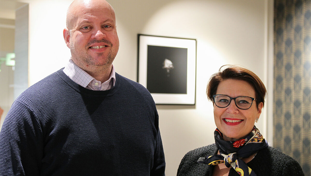 Øystein Ringen-Vatnedalen, daglig leder, Senter for eiendomsfag og Tone Tellevik Dahl, adm.direktør, Norsk Eiendom. Foto Marie Olafsen - Senter for eiendomsfag.