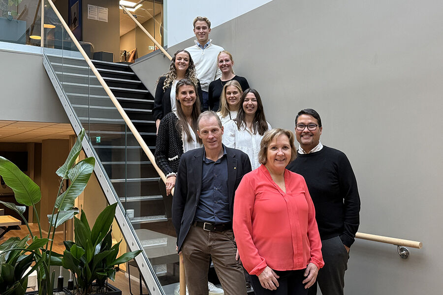 I samarbeid med Backe, OBOS og Multiconsult, lanserer Construction City Cluster et historisk program: Talentprogram Construction City Cluster. På bildet ser vi talentene sammen med konsernsjefene Eirik Gjelsvik, Backe, Grethe Bergly, Multiconsult, og Daniel Kjørberg Siraj, OBOS.