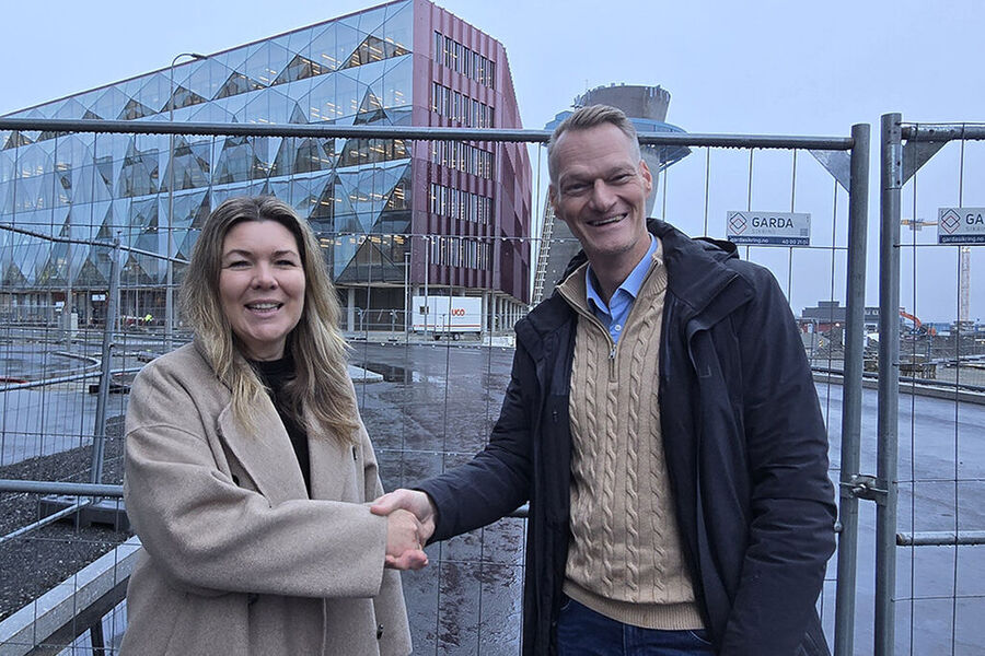 Daglig leder i Hinna Park Utvikling Målfrid Holme og regionleder i Noova Kjartan Kopren.