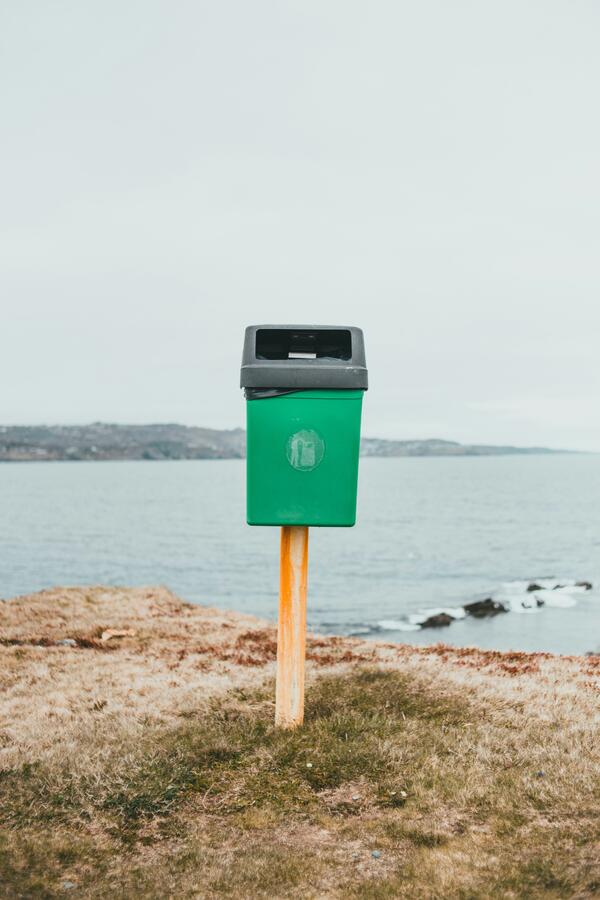 erik-mclean-oKva4WUIXss-unsplash