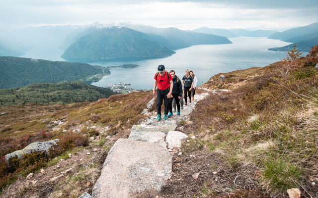 Bilete av fjelltur på Raudmelen