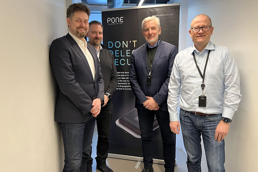På bildet ser vi fra venstre, Kjell Jarle Furnes, daglig leder i Semaphore, Lars Eirik Berg, direktør GRC i Semaphore, Jan-Erik Skaug, gründer og arbeidende styreleder i Pone Biometrics, og Trond Hagen, CTO i Pone.
