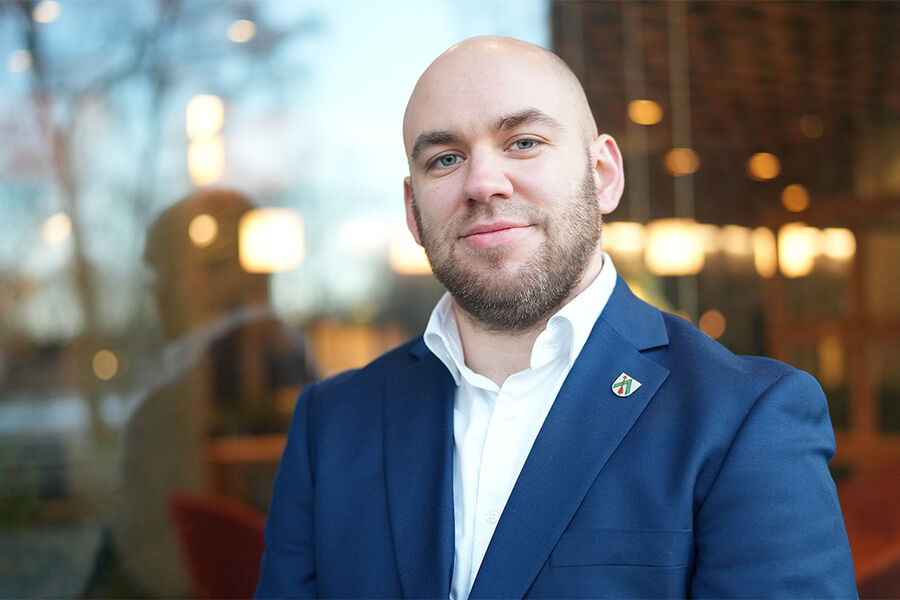 Nico Friedrich, hovedprosjektleder for systemdesign i Schneider Electric, mener at oppdatering av drifts- og sikkerhetssystemer i bygg bør bli prioritert av hensyn til sikkerhet.