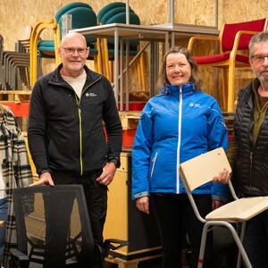 Ringsaker, Stange og Hamar har gått sammen om ombruksprosjekt. Her er ansatte fra de ulike kommunene avbildet.