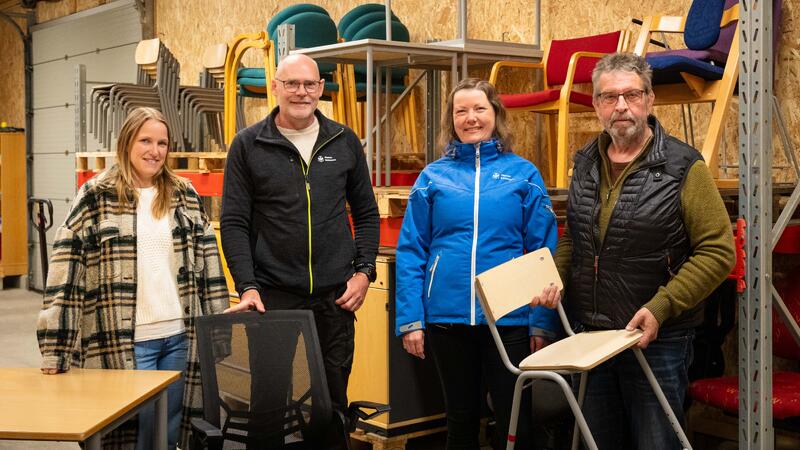 Ringsaker, Stange og Hamar har gått sammen om ombruksprosjekt. Her er ansatte fra de ulike kommunene avbildet.