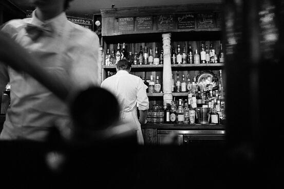 bar-498420_640