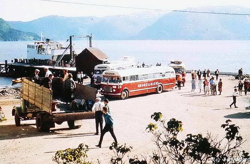 Med bussen G Halsa