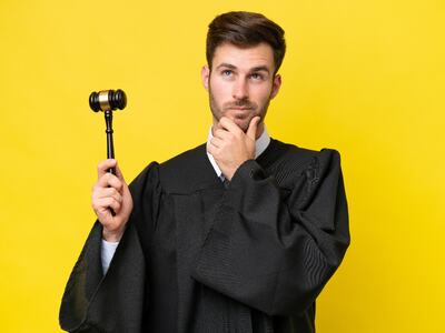 domstolen - shutterstock_2590044469_redigert