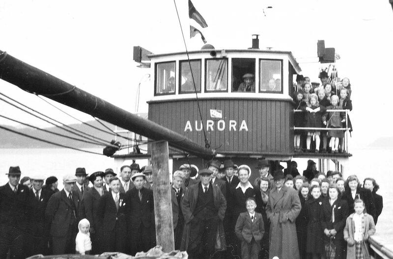 Foto Kyrkjeliv H Aurora til Stangvik kyrkje 1945