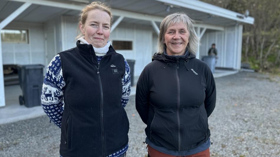 Damer på leirdueskyting