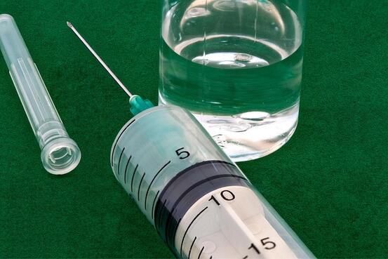 vaccination-6262045_640