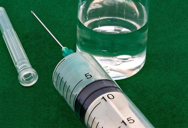 vaccination-6262045_640