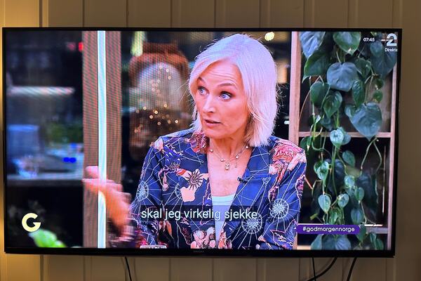 KUNSTIG INTELLIGENS. Programleder Vår Staude og TV 2s God morgen Norge har siden i høst blitt direktetekstet ved hjelp av kunstig intelligens. Foto: Bjørg Engdahl Programleder Vår Staude i God Morgen Norge