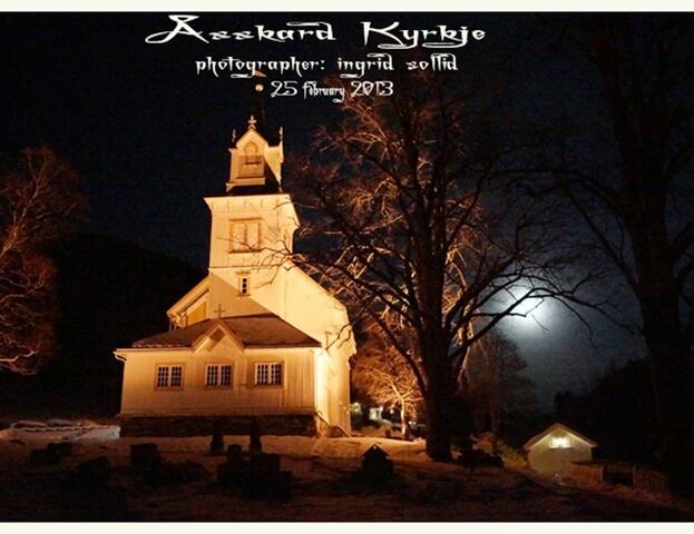 Åsskard kyrkje - kveld