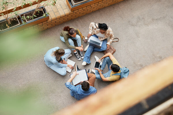 TRYGGHET. En ny veileder for individuell tilrettelegging i høyere utdanning gir studenter en større trygghet for et likestilt utdanningsløp. Foto. Colourbox