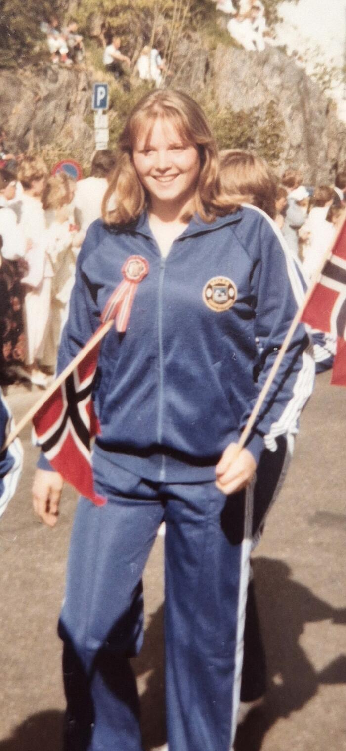 TURN- OG SKIJENTE. Siri var enten i turnhallen eller i skisporet under oppveksten. Her fra det populære skiområdet Skaret utenfor Molde. Foto: privat