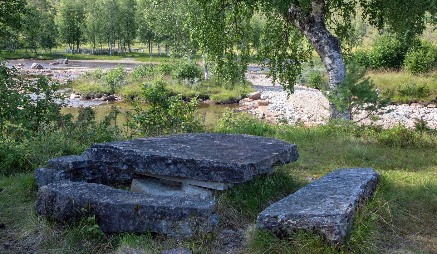 Vinddøla4Steinbenk.jpg